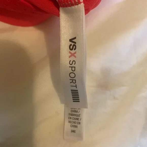 Red sports bra - Picture 3 of 3